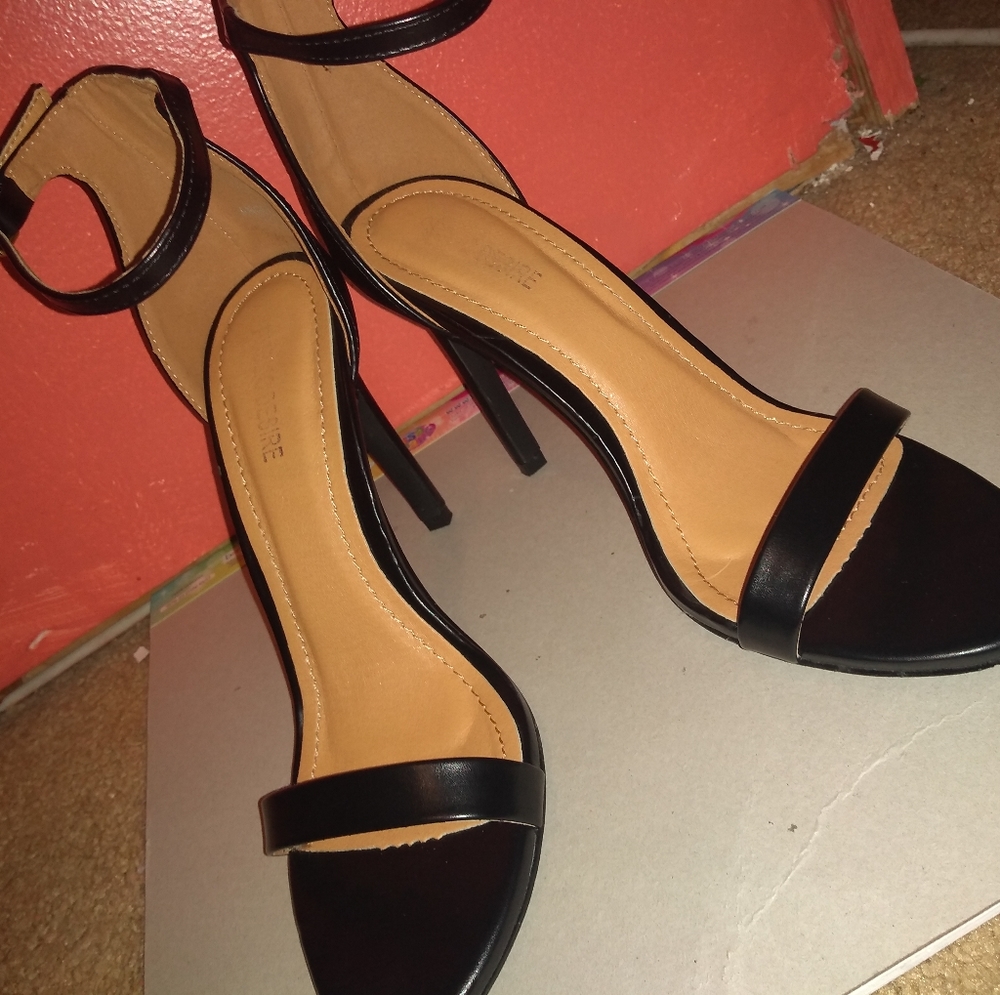 Heels - Picture 4 of 5